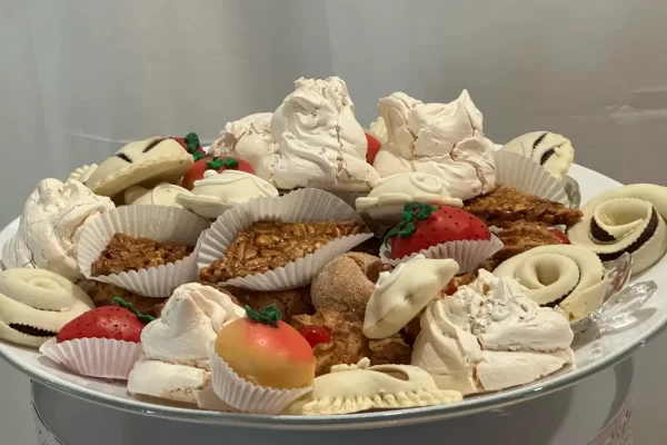 La Collina Ricevimenti Sestu - Eventi - Allestimenti - Sweet Table con Dolci per festa di Laurea