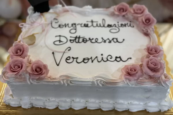 La Collina Ricevimenti Sestu - Eventi - Pasticceria - Torta personalizzata per la Laurea (12)